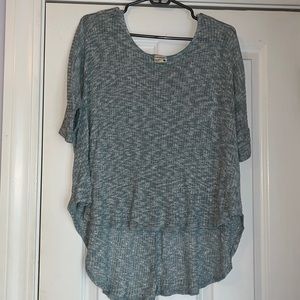 Tillys quarter sleeve flowy shirt. Size XS